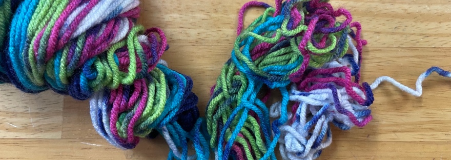 Loom Knit: Make Your Own Yarn Feeder, BEGINNER